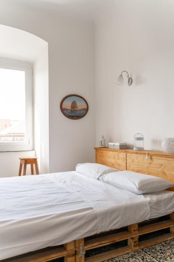 Niu Sunny Apartment Genua Exteriör bild